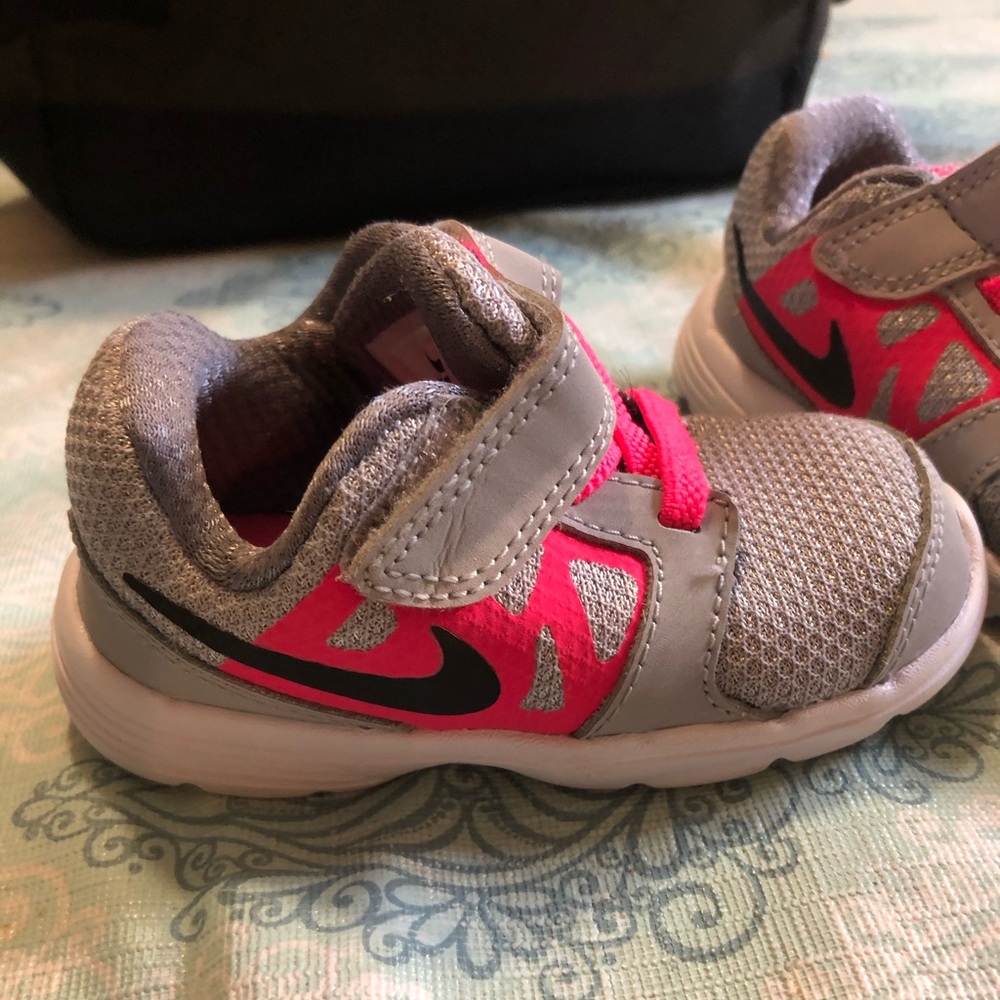 LIKE NEW toddler size 5 Nikes